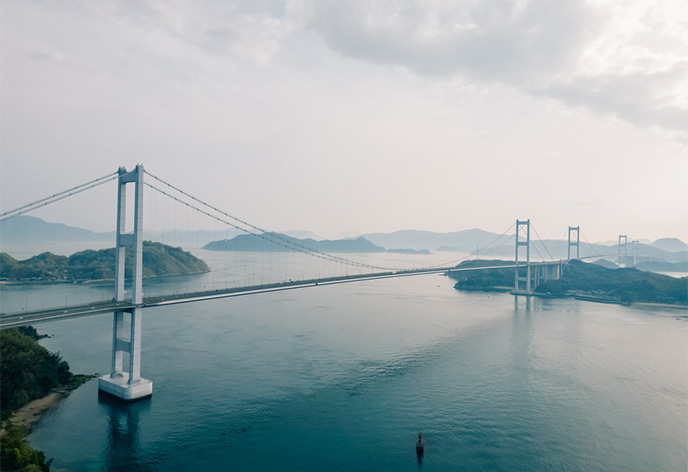 来島海峡大橋・来島海峡展望館(今治市)