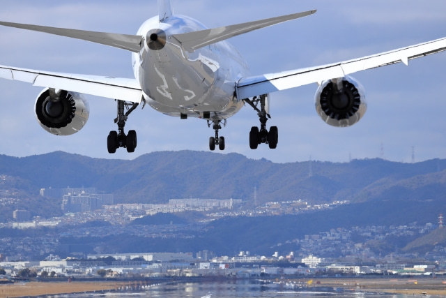 飛行機でのアクセス