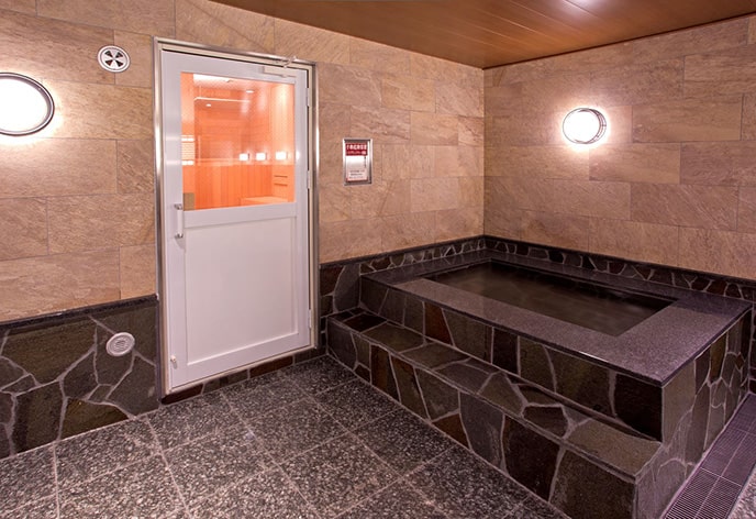 八百治博多ホテル