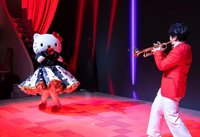 HELLO KITTY SHOWBOX2