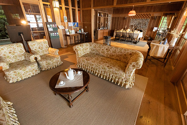 イタリア大使館別荘記念公園