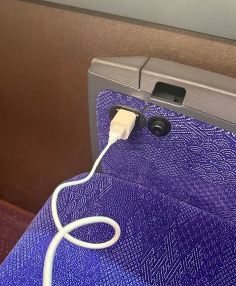 新型特急リバティ コンセント