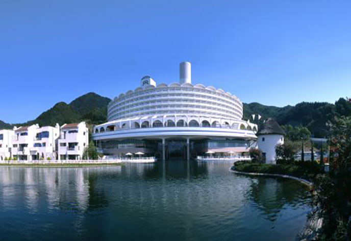 大江戸温泉物語 ホテルレオマの森 外観