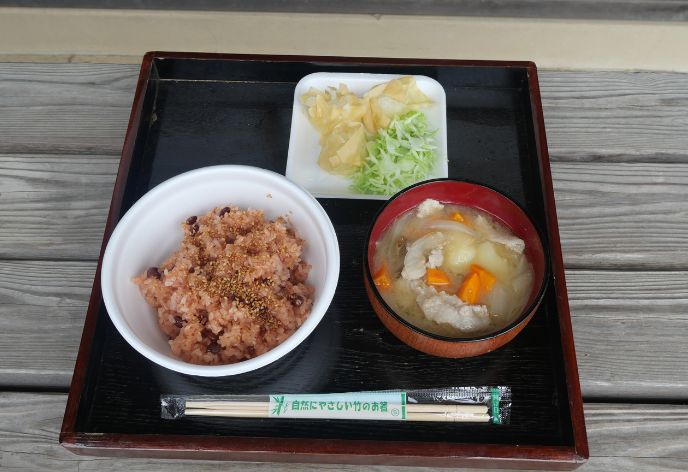 お赤飯・豚汁＆足利シュウマイ