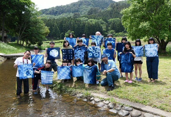 ハンカチの藍染め