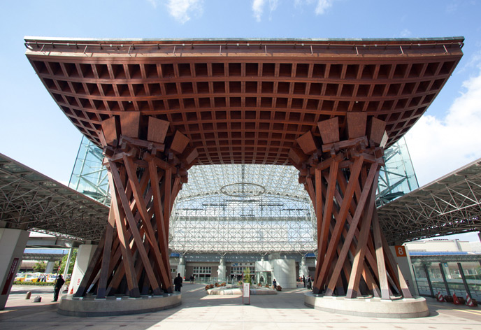 【金沢の見どころ 1】風情たっぷりな歴史散策から先進的なアート・建築を巡れる街