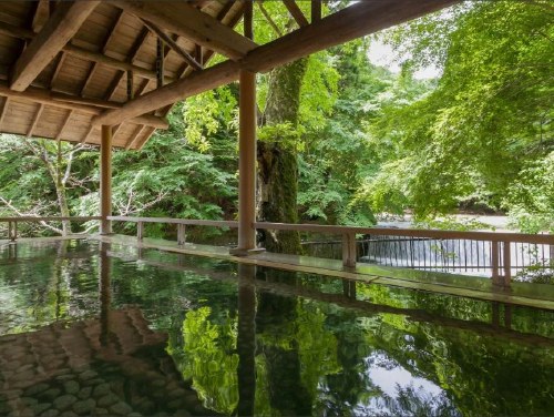 温泉三昧の宿四万たむら