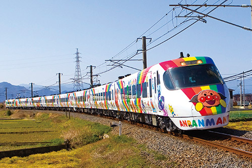予讃線8000系アンパンマン列車