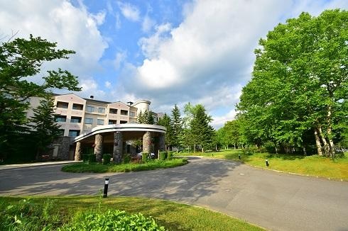 東京駅発★夏旅を応援♪★ファミリーおすすめ♪★東北新幹線で行く！裏磐梯★EN RESORT Grandeco Hotel＜禁煙　スタンダードツイン３４平米＞【夕朝食付】◇１～３名１室◇ＪＲきっぷ駅受取