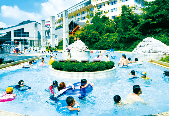 東京駅発★夏旅を応援♪★２１日前割★有料のお子様にトク典付♪★東北新幹線で行く！那須高原★ホテルサンバレー那須＜禁煙　フォレストヴィラ・ツイン２６平米＞【夕朝食付】◇２～３名１室◇ＪＲきっぷ駅受取