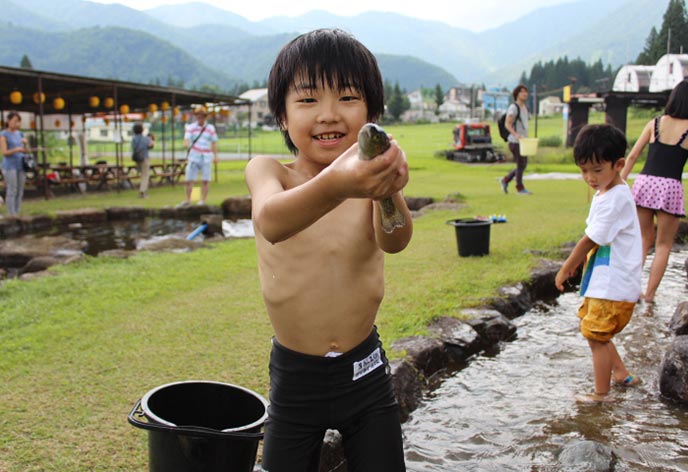 魚のつかみ取り＆釣り体験