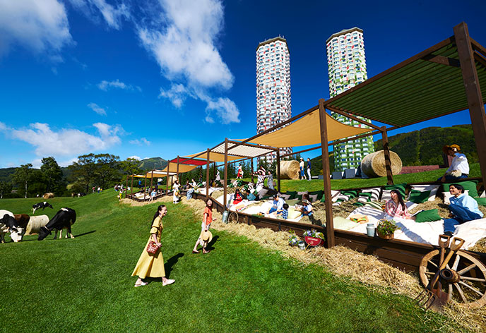 トマム ザ・タワー by 星野リゾート　巨大牧草ベッド