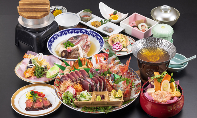高知城下の天然温泉　三翠園　皿鉢風会席（夕食の一例）※お造り2名様分 ※12/31～1/3泊は特別料理となり、写真とは異なります。
