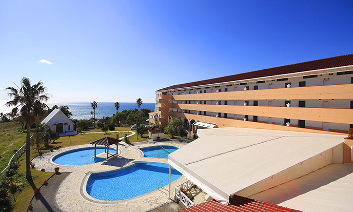 リゾートホテル海辺の果樹園　屋外プール　※屋外プールは無料（7/1～9/30営業予定）