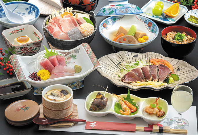 足摺国際ホテル　和会席（夕食の一例）