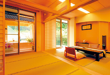 飲泉、自家源泉かけ流しの秘湯観音温泉