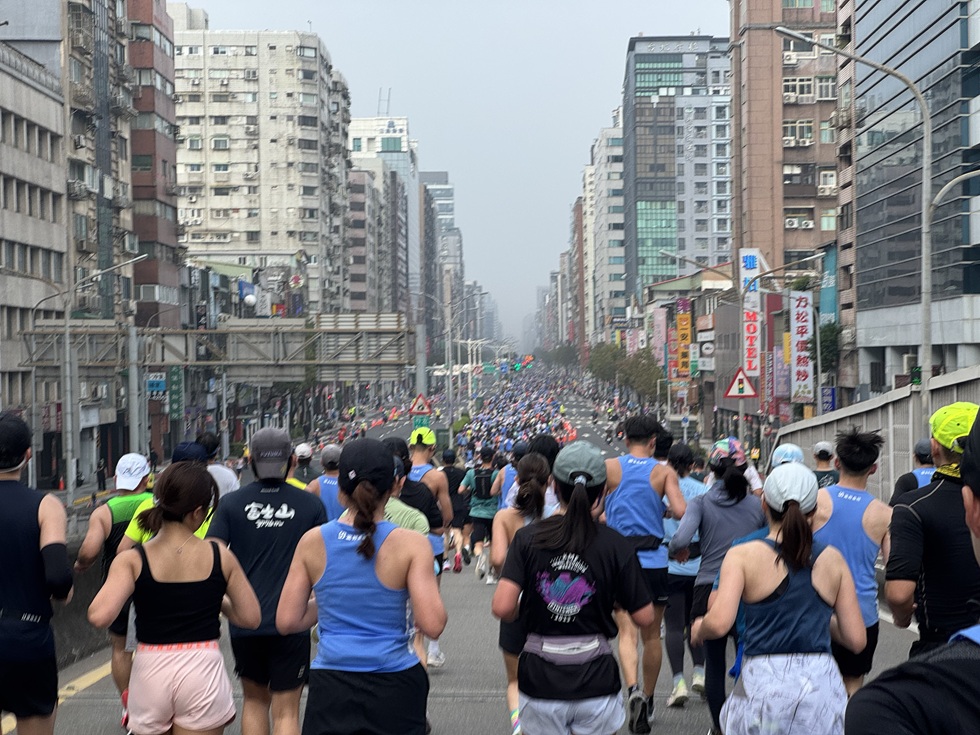 台北マラソン　ハーフマラソ
ンゴール間近